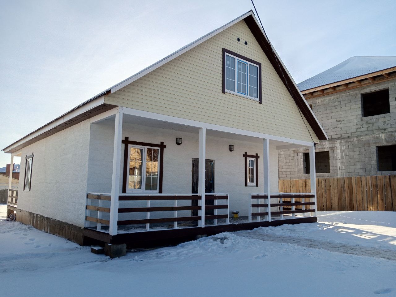 Продаётся дом из газобетона в д.Куда

Дом полностью готов к проживанию и подходит под все виды льготных ипотек, таких ка Семейная, Сельская, Военная, Гос поддержка

Планировка:
Большой холл
Кухня- гостиная с выходом на терассу
3 спальни
Сан.узел - укомплектован санфаянсом, керамогранит.
Напольное по