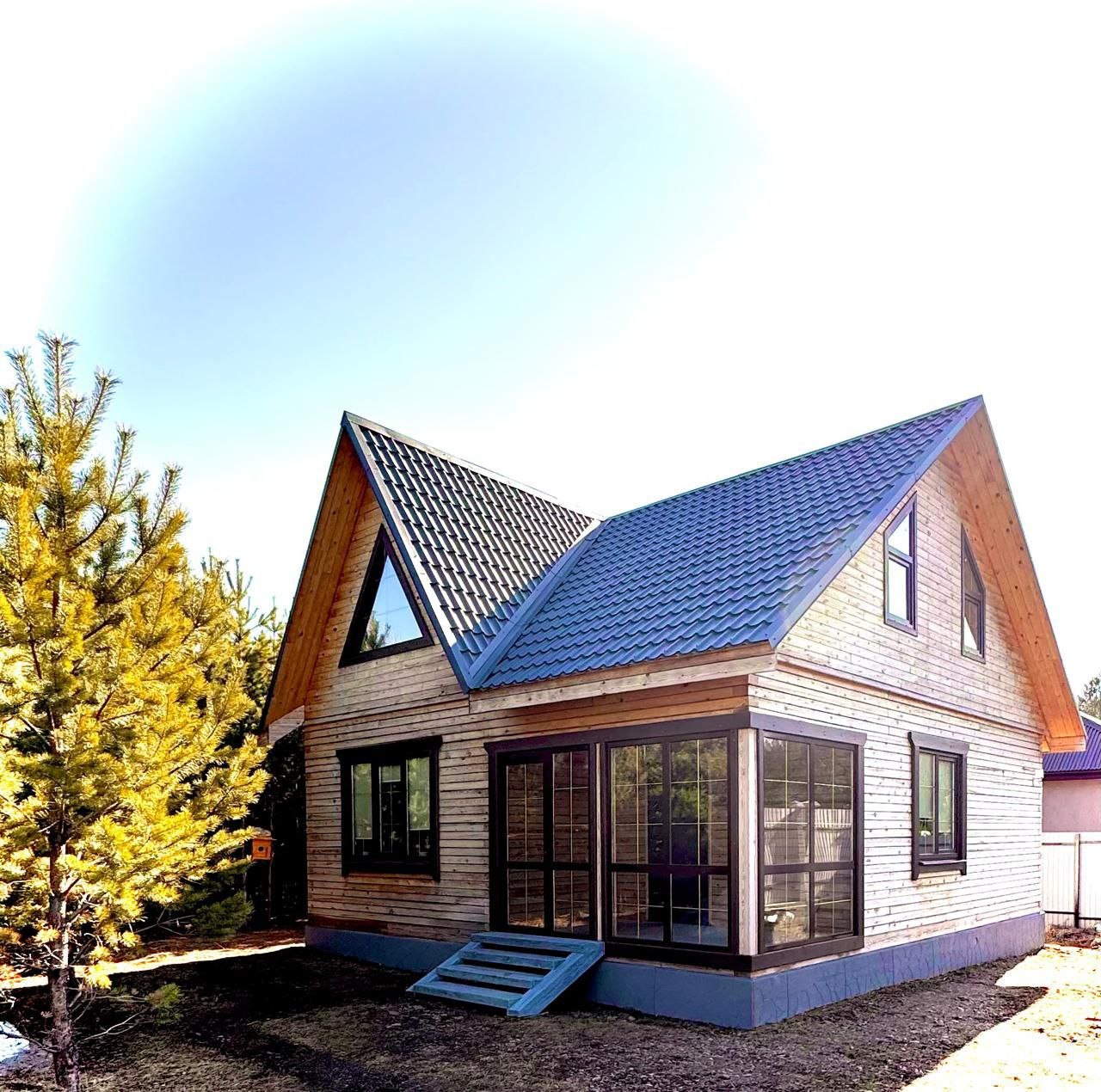 Продаётся дом в Смоленщине

Коммуникации проложены под землёй:
* Водоснабжение - центральное, вода питьевая
* Септик - 6 кубов
* Отопление - конвекторное

* Площадь дома 160
* Площадь участка 8 соток, правильной формы, огорожен со всех сторон


Планировка:
- Планировка :1 этаж - Прихожая , коридор, 