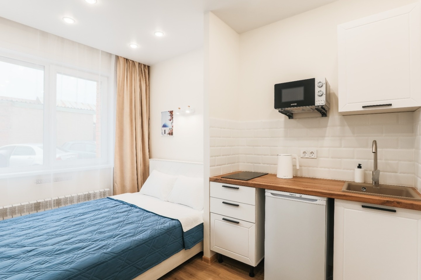 Предлагаем вашему вниманию доходную недвижимость.
Квартира разделена на две студии каждая из которых приносит стабильный, ежемесячный доход.

Если вы хотели купить, сделать ремонт и сдавать чтобы заработать на своей новой квартире - это именно то что вы искали!

В квартире уже сделан качественный ре