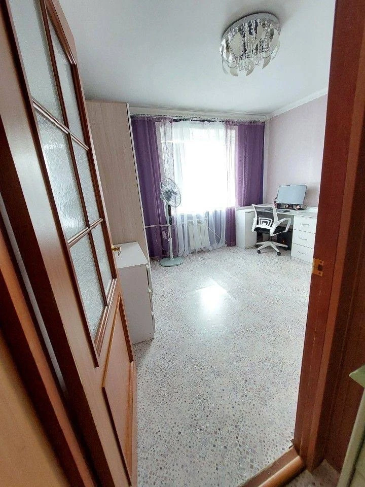 Продается 2к квартира с раздельными комнатами и общей кухней на два хозяина (бывшая малосемейка)

Кирпичный дом 1990 года, теплая квартира.

В квартире сделан косметический ремонт.

Мебель и бытовая техника остается новым собственникам.

Удачное месторасположение 7 минут до центра.

Рядом детский са