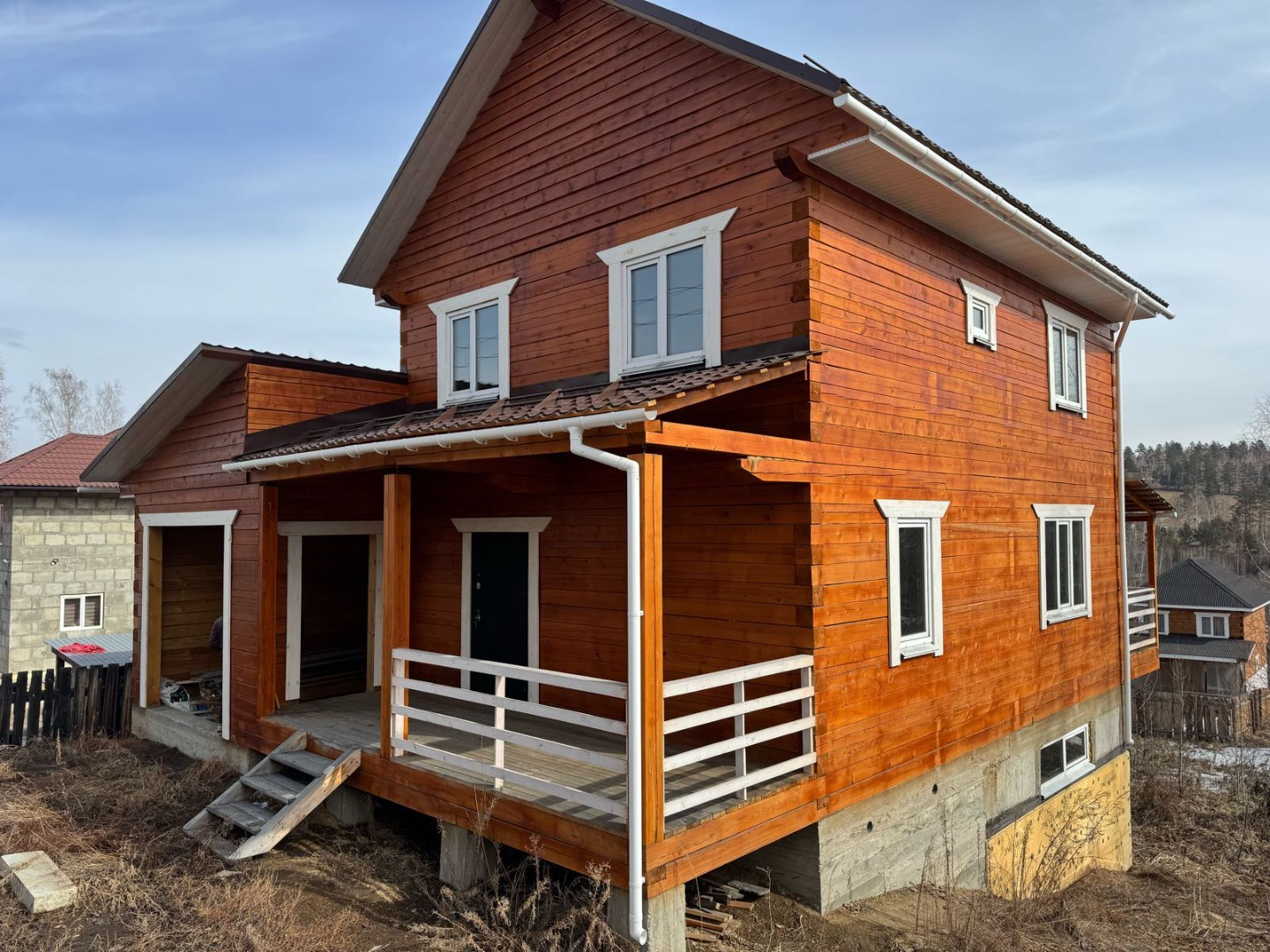 Продается дом из бруса 18/18 188 кв.м, 6,6 соток 

Первый этаж-66,5 м2
Второй этаж 51-4 м2
Гараж-23,8 м2
Цоколь - 47 м2
1 этаж: кухня-гостиная с выходом на террасу (замечательный вид).
Санузел, прихожая. Отопление - теплый пол.
2 этаж- 3 спальные комнаты, санузел ( можно использовать как гардеробную